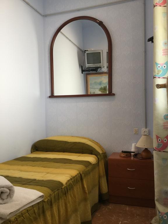 Pension Fonda Suiza Реус Екстер'єр фото