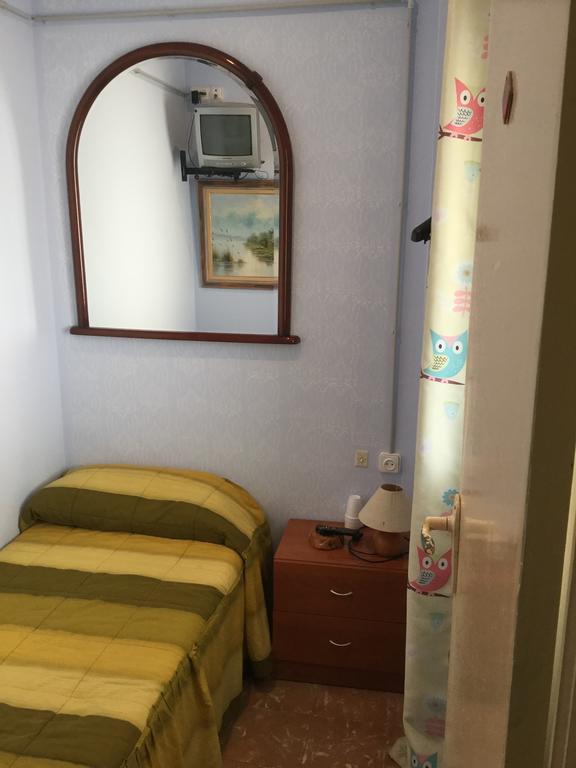 Pension Fonda Suiza Реус Екстер'єр фото
